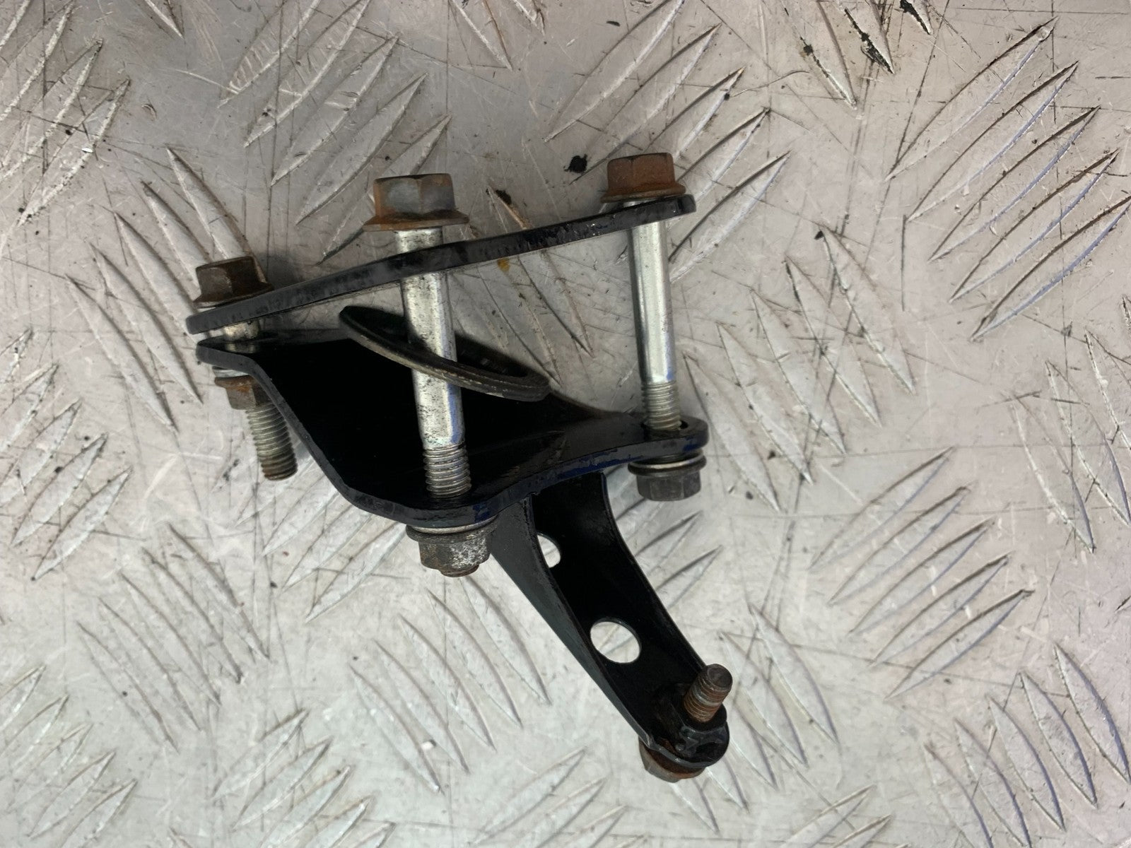 YAMAHA YBR125 YBR 125 ENGINE BRACKET YEAR 2010-2017 (CMB1252)
