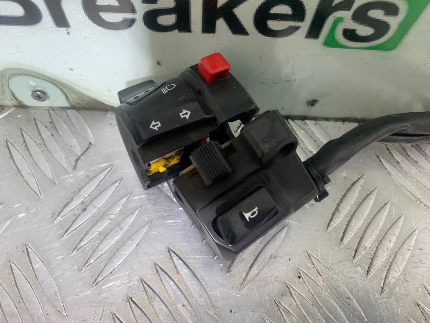 SUZUKI GSF650 GSF 650 LEFT SWITCH GEAR YEAR 2007-2009  (CMB1161)