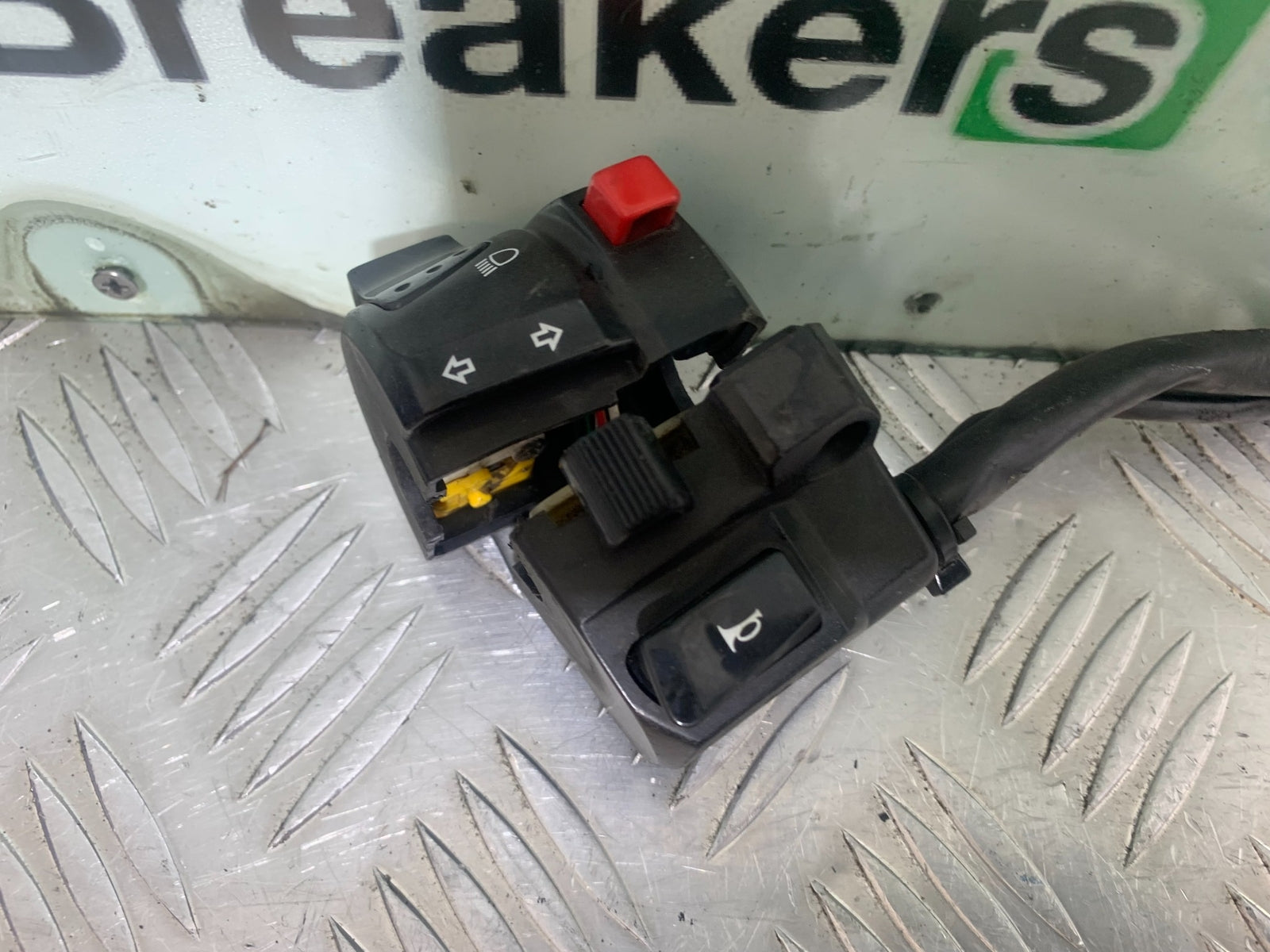 SUZUKI GSF650 GSF 650 LEFT SWITCH GEAR YEAR 2007-2009  (CMB1161)