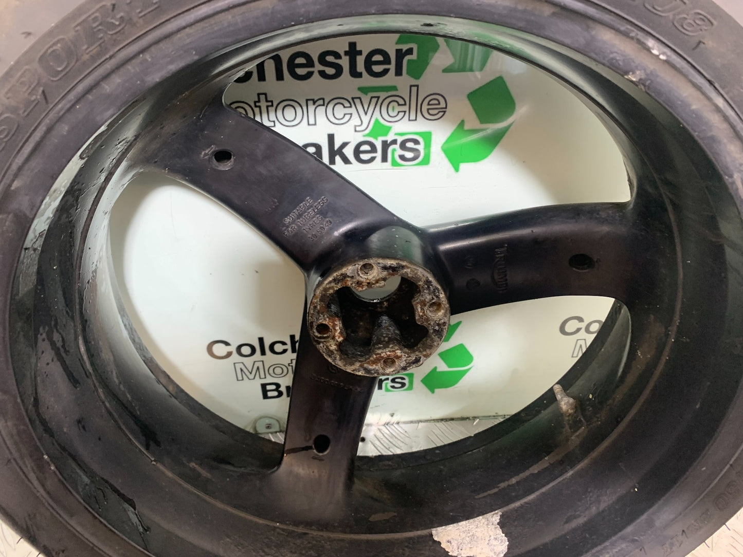 TRIUMPH T509 SPEED TRIPLE REAR WHEEL  YEAR 1997-1998 (CMB1144)