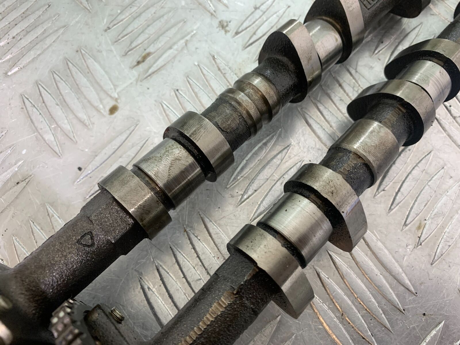 TRIUMPH 955i SPRINT ST CAMSHAFTS   YEAR 1999-2004 (STOCK 735)