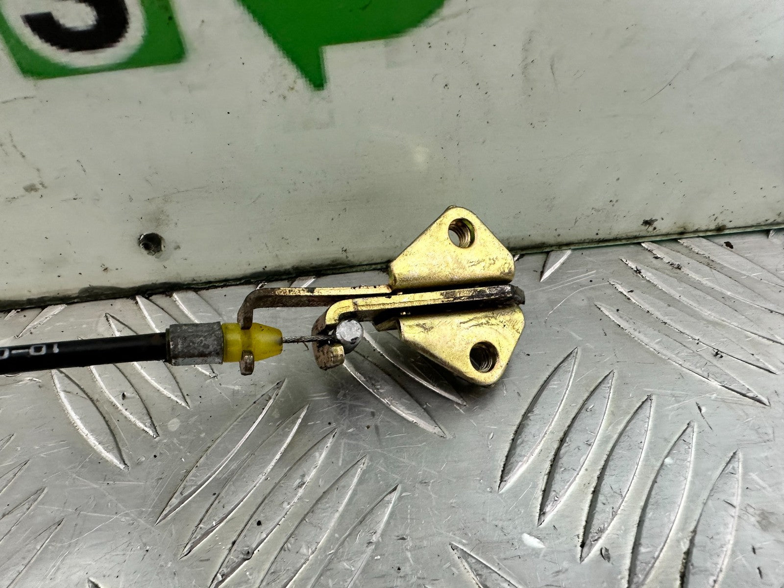 KAWASAKI ER6 F ER6F SEAT LOCK MECHANISM YEAR 2005-2008 (CMB1178)