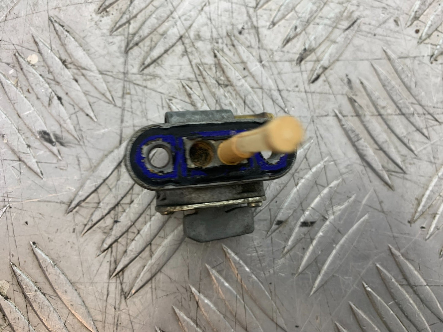 YAMAHA YZF R1 PETROL TAP  YEAR 1998-99 (CMB1291)