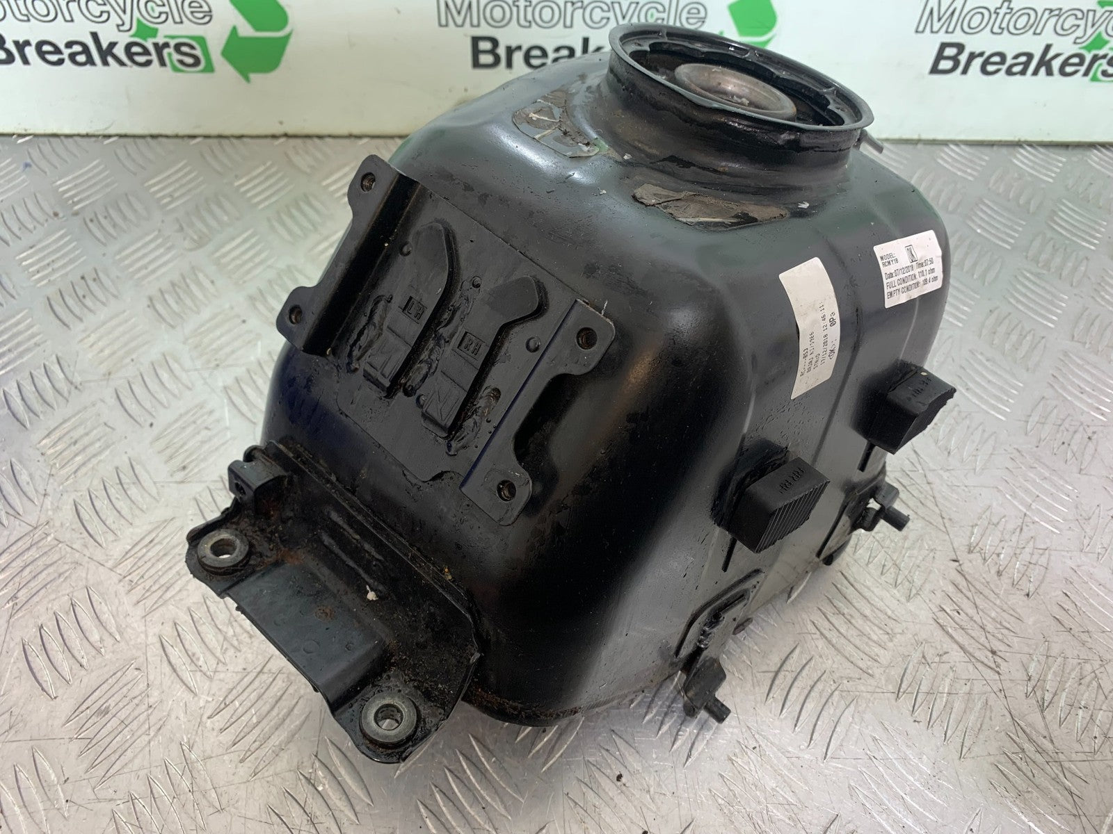 KTM RC125 RC 125 PETROL TANK  YEAR 2017-2022 (CMB 1244)