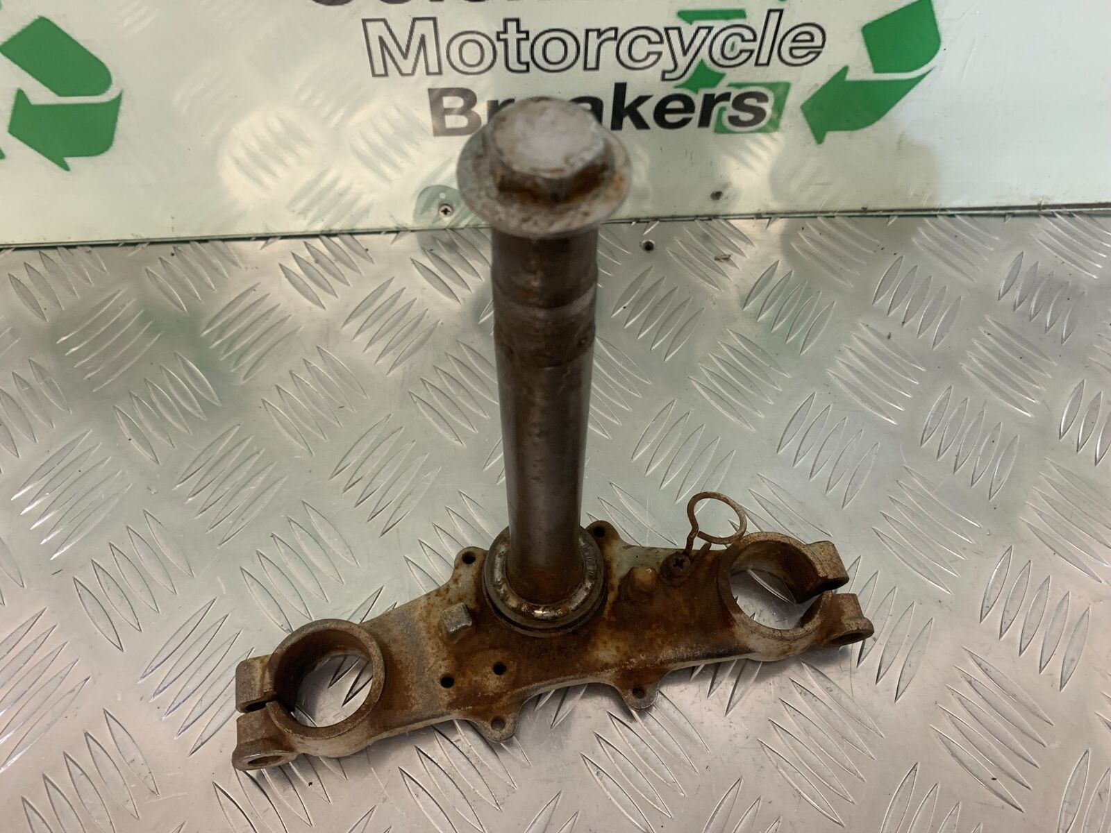 YAMAHA XT250 XT 250 BOTTOM  YOKE  YEAR 1980-1982  (STOCK 944)