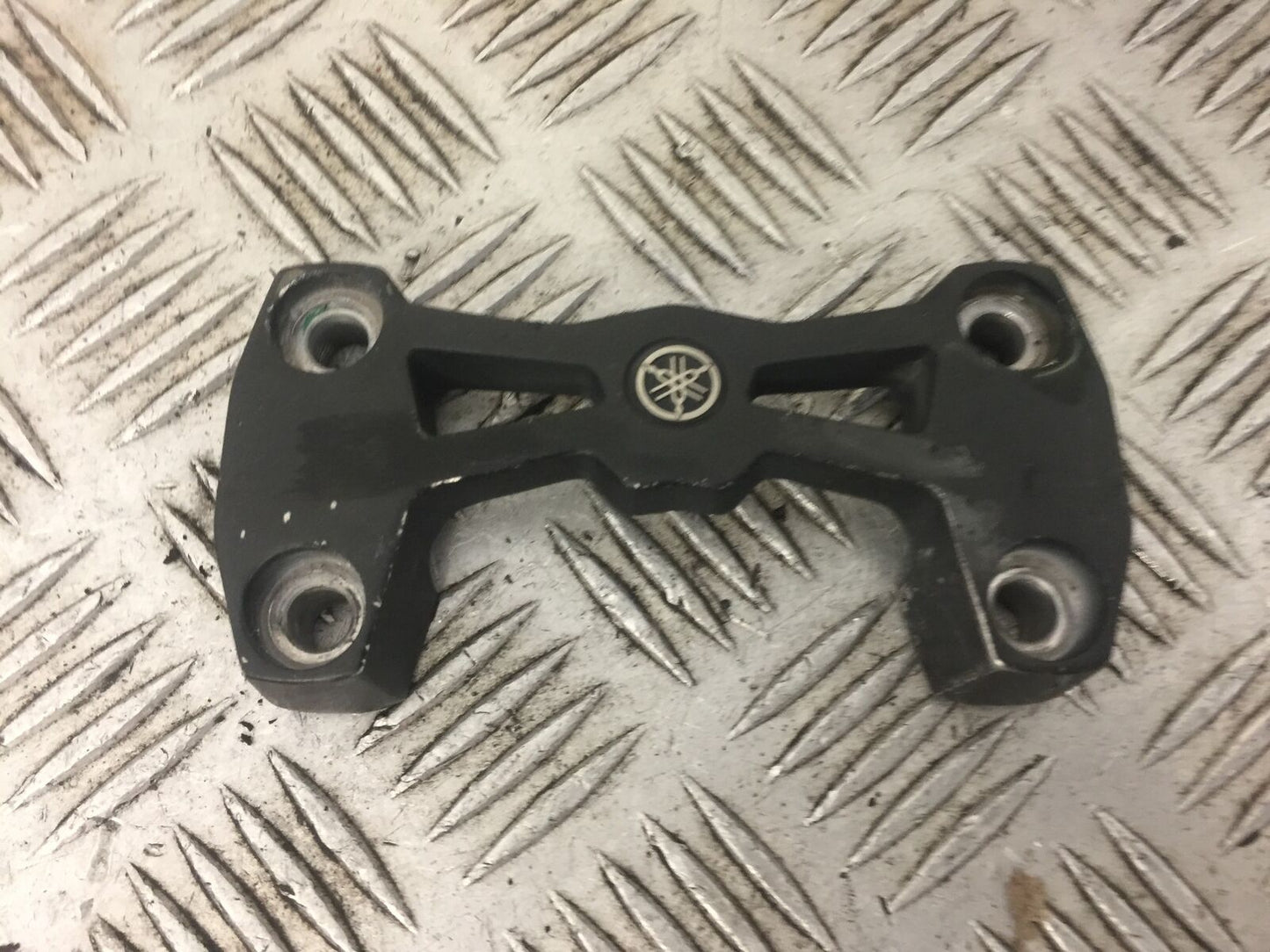 YAMAHA MT 125 MT125 BAR CLAMP YEAR 2014-2019  (STOCK 593)