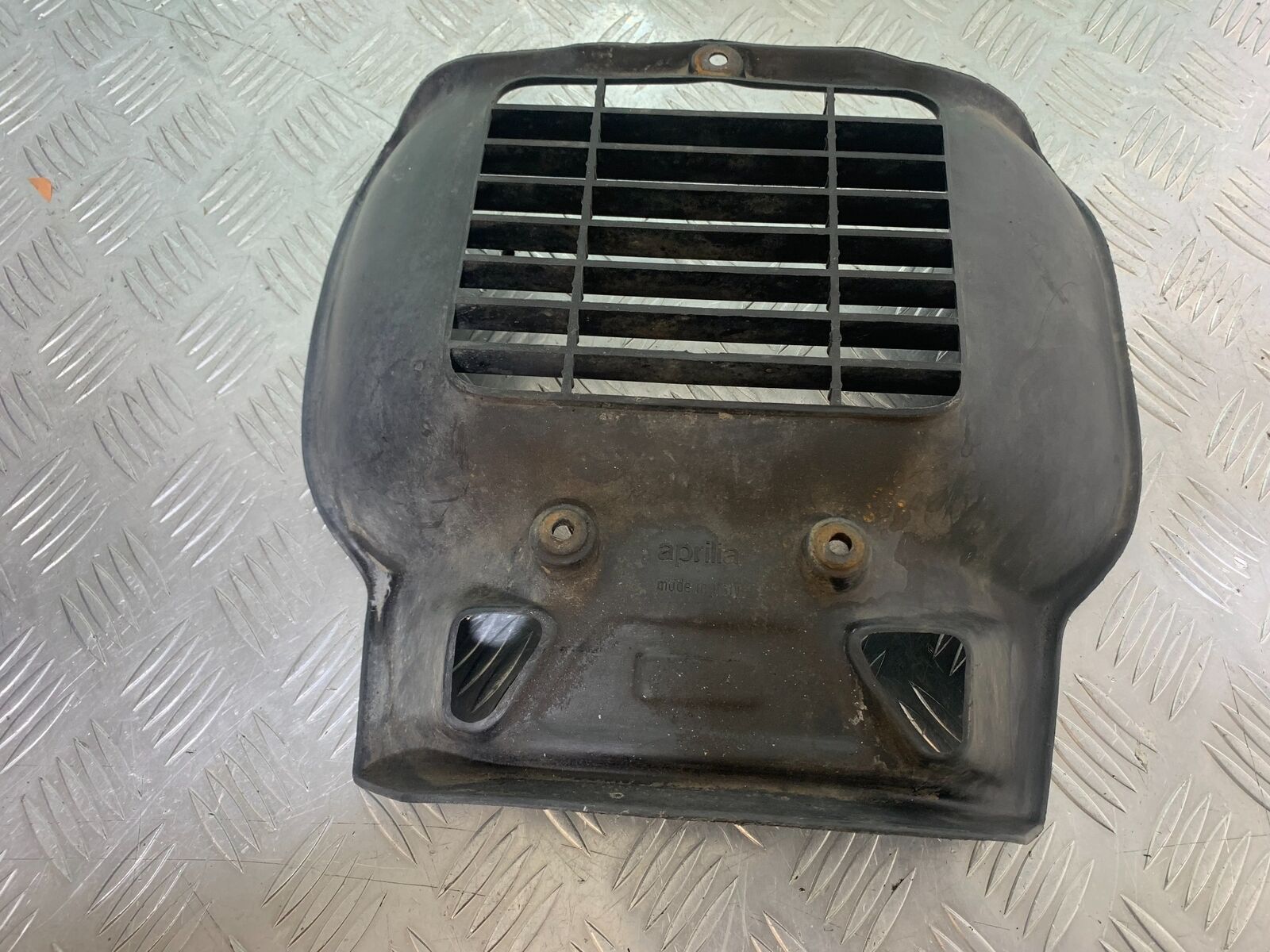 APRILIA RS50 RS 50 RADIATOR GRILL   YEAR 1996-1998 (CMB1132)