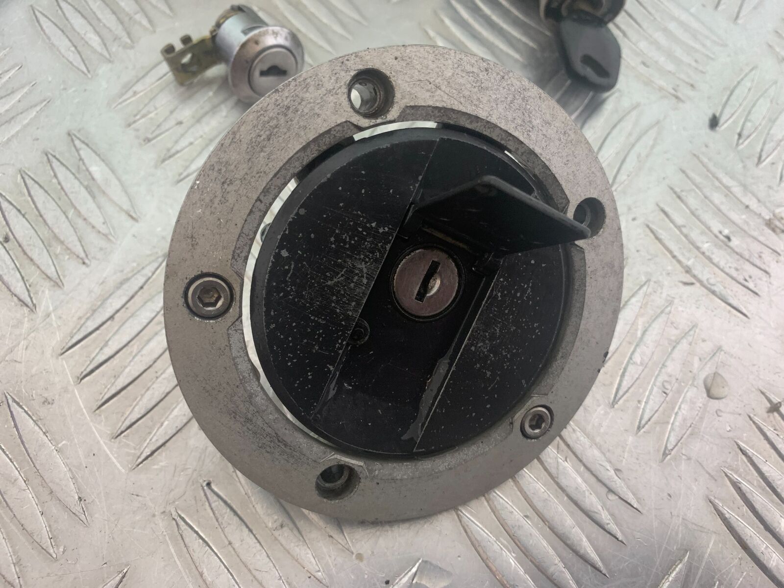 SUZUKI SV1000 SV 1000 K4 LOCKS AND KEY   YEAR 2003-2007 (CMB1042)