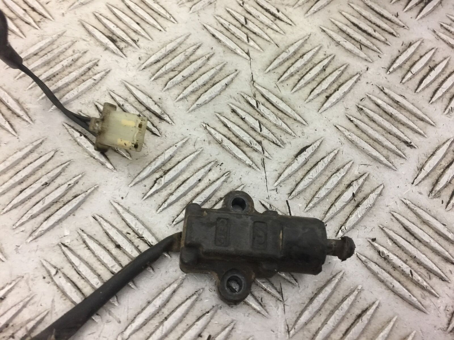 YAMAHA XT125 R XT125 X SIDE STAND SWITCH  YEAR 2005-2011  (STOCK 499)