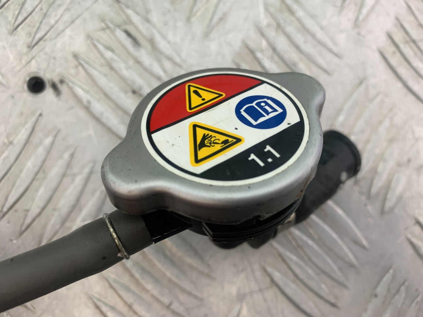 HONDA CBR1000 rr FIREBLADE RADIATOR CAP   YEAR 2012-2016 (CMB1198)