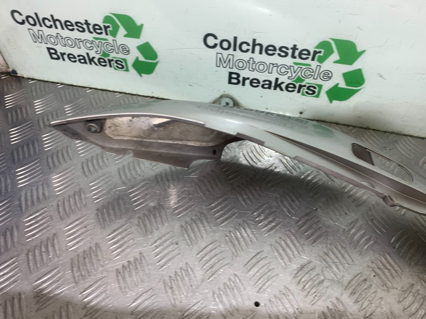 HONDA VFR800 VFR 800 V-TEC TAIL PIECE  YEAR 2002 -09 (CMB1296)