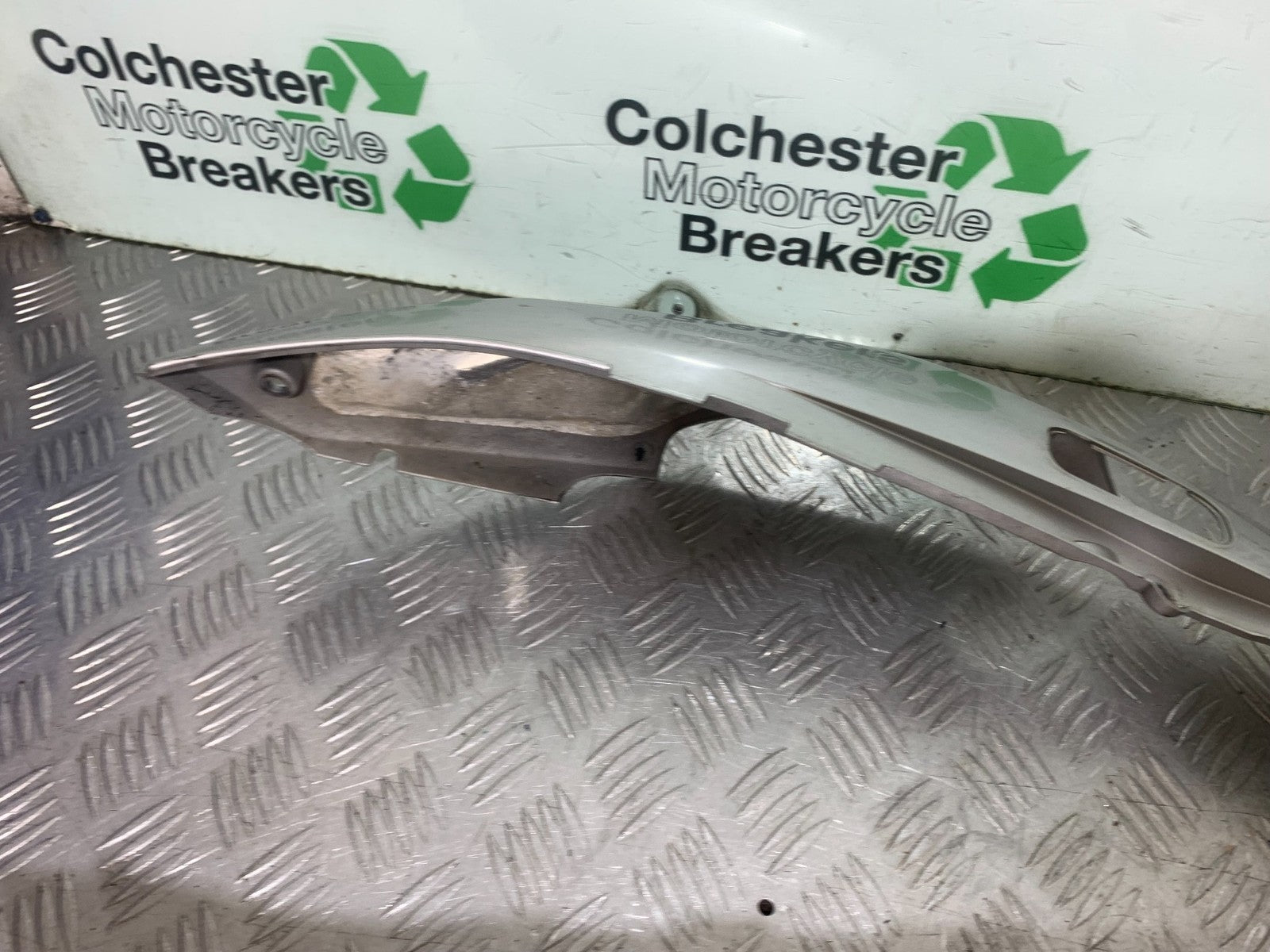 HONDA VFR800 VFR 800 V-TEC TAIL PIECE  YEAR 2002 -09 (CMB1296)