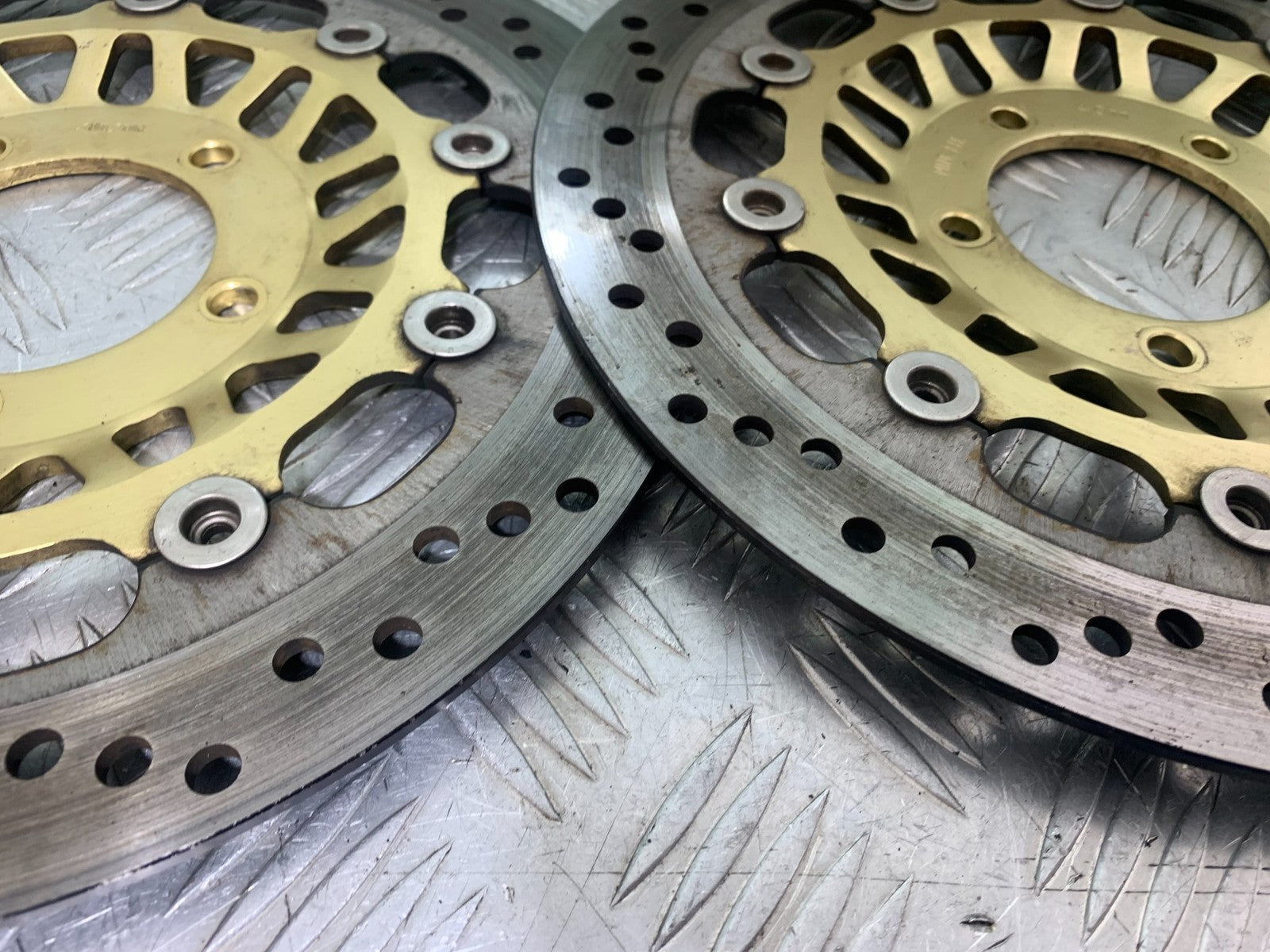 TRIUMPH 1050 SPRINT ST FRONT BRAKE DISCS  YEAR 2004-2007 (CMB1197)