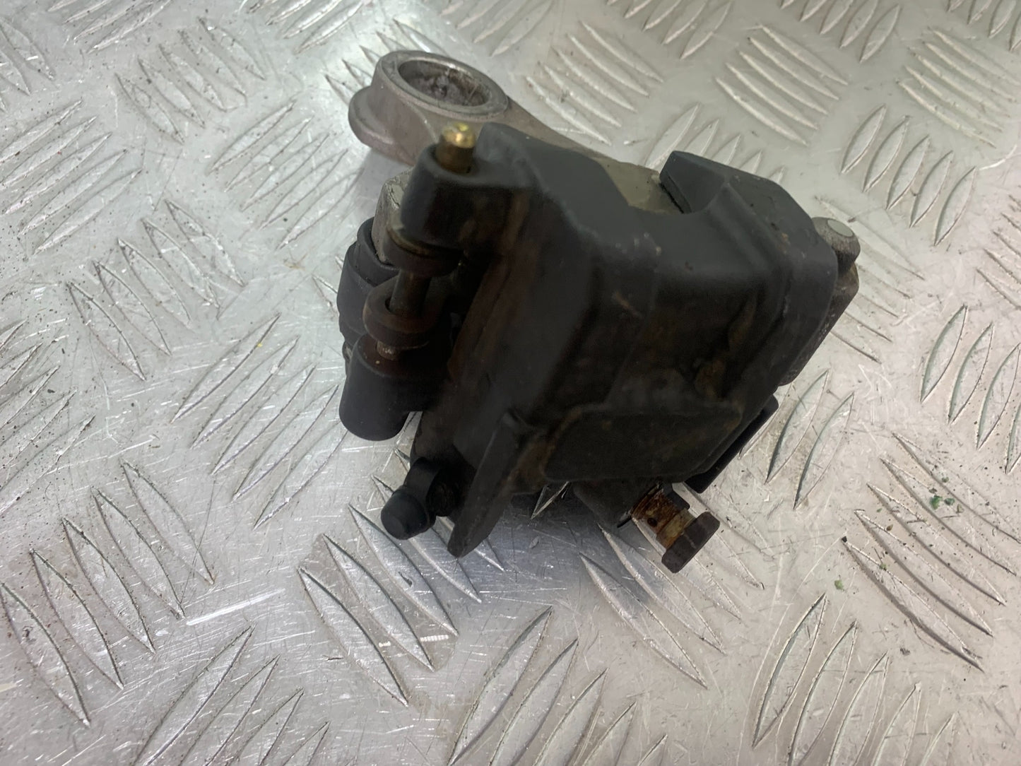 YAMAHA YZF R1 REAR BRAKE CALIPER   YEAR 2004-2006 (CMB1155)