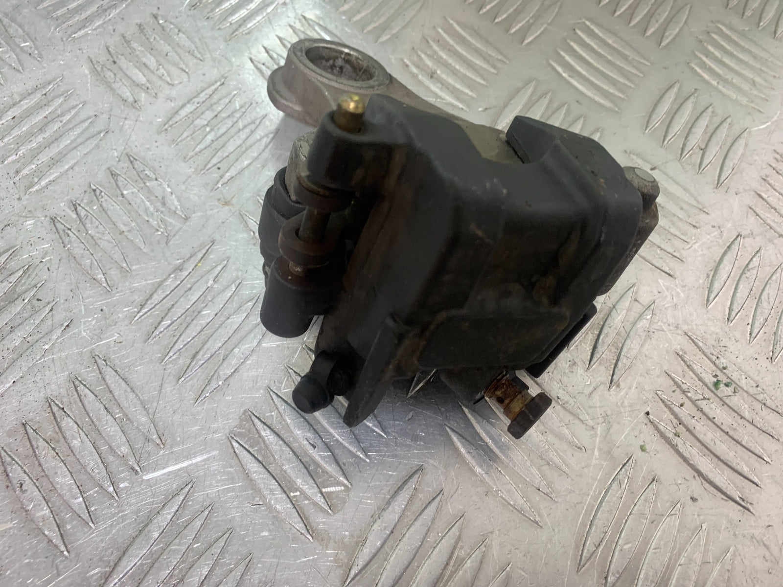 YAMAHA YZF R1 REAR BRAKE CALIPER   YEAR 2004-2006 (CMB1155)