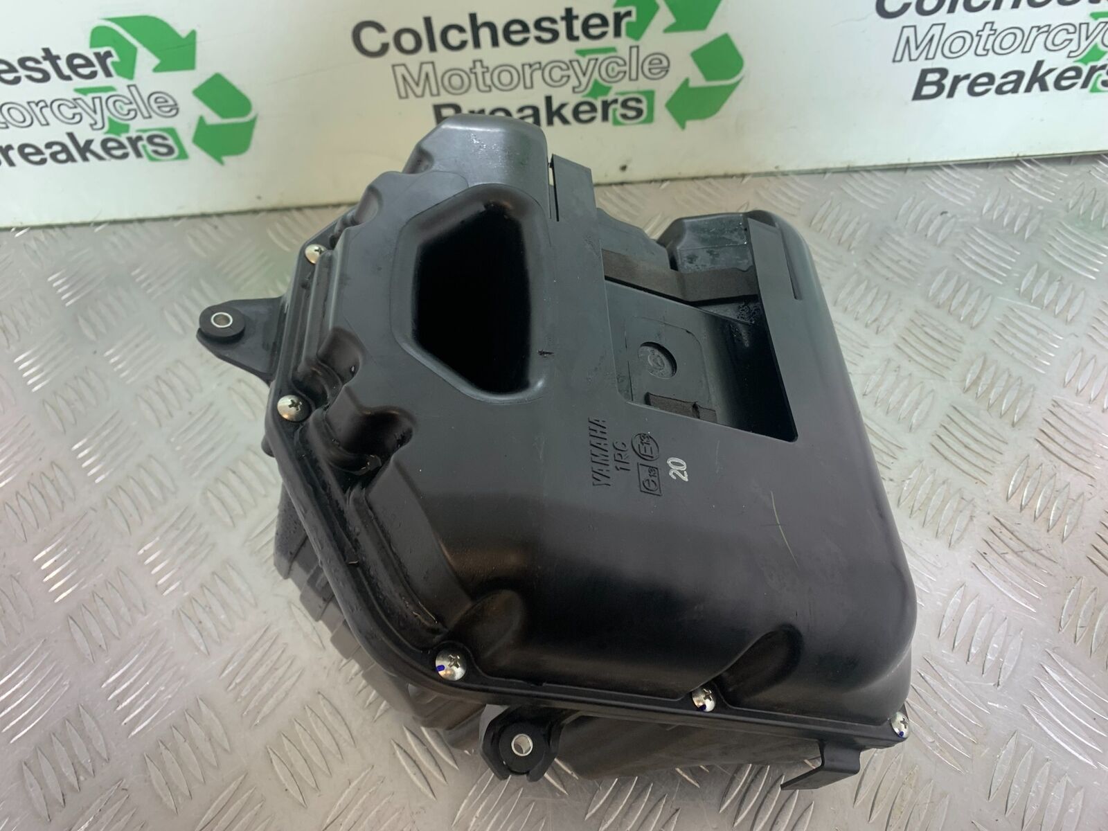 YAMAHA XSR900 XSR 900 AIRBOX   YEAR 2021-2022 (CMB1073)