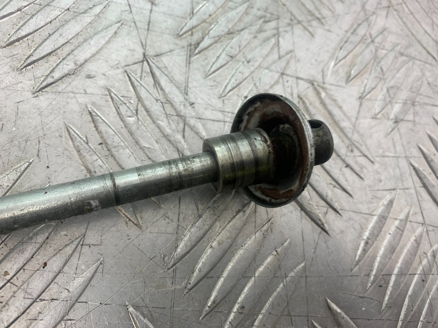 SUZUKI GP100 GP 100 FRONT WHEEL SPINDLE  YEAR 1978-1988 (CMB1259)