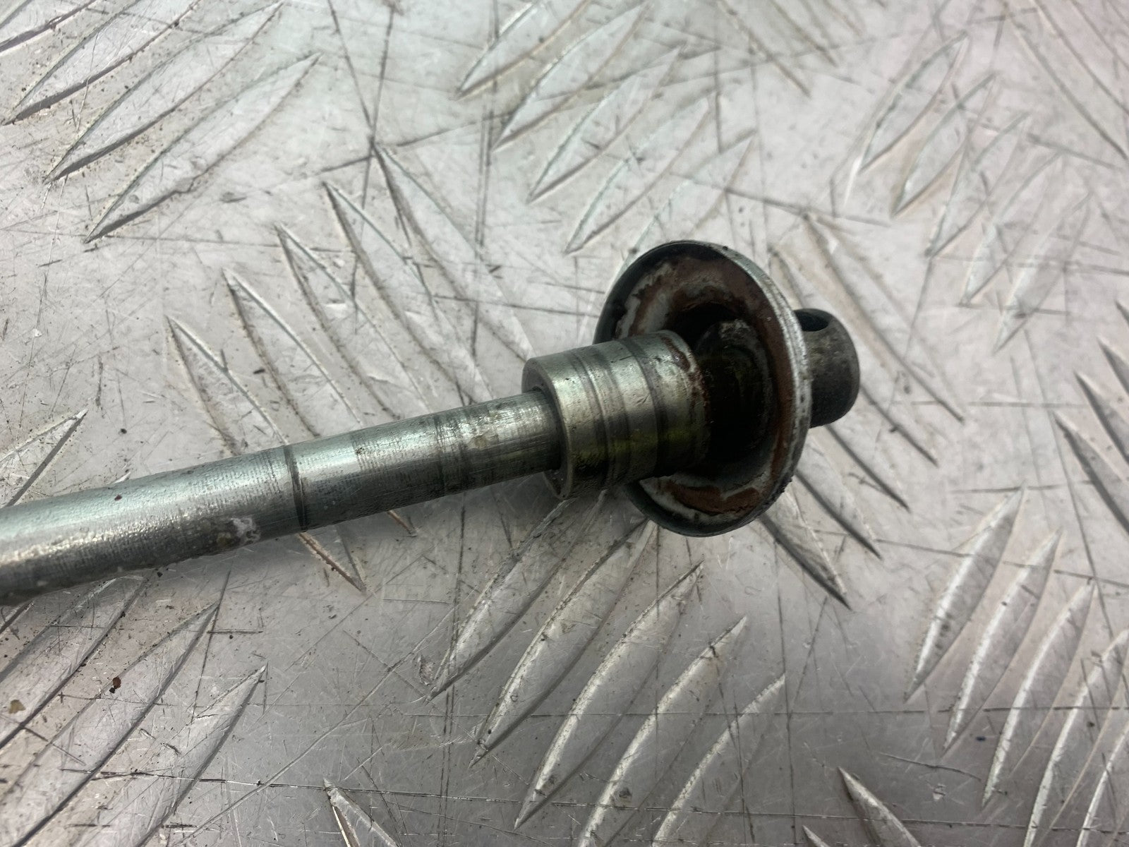 SUZUKI GP100 GP 100 FRONT WHEEL SPINDLE  YEAR 1978-1988 (CMB1259)
