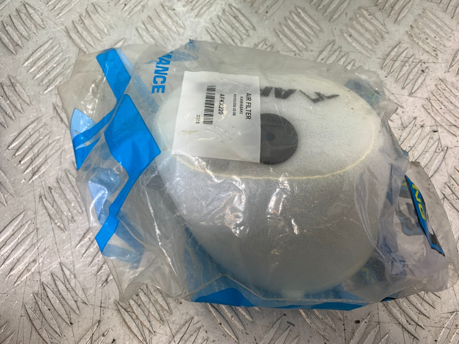 KAWASAKI KX250 KX 250 AIR FILTER  (NEW)  YEAR 2003