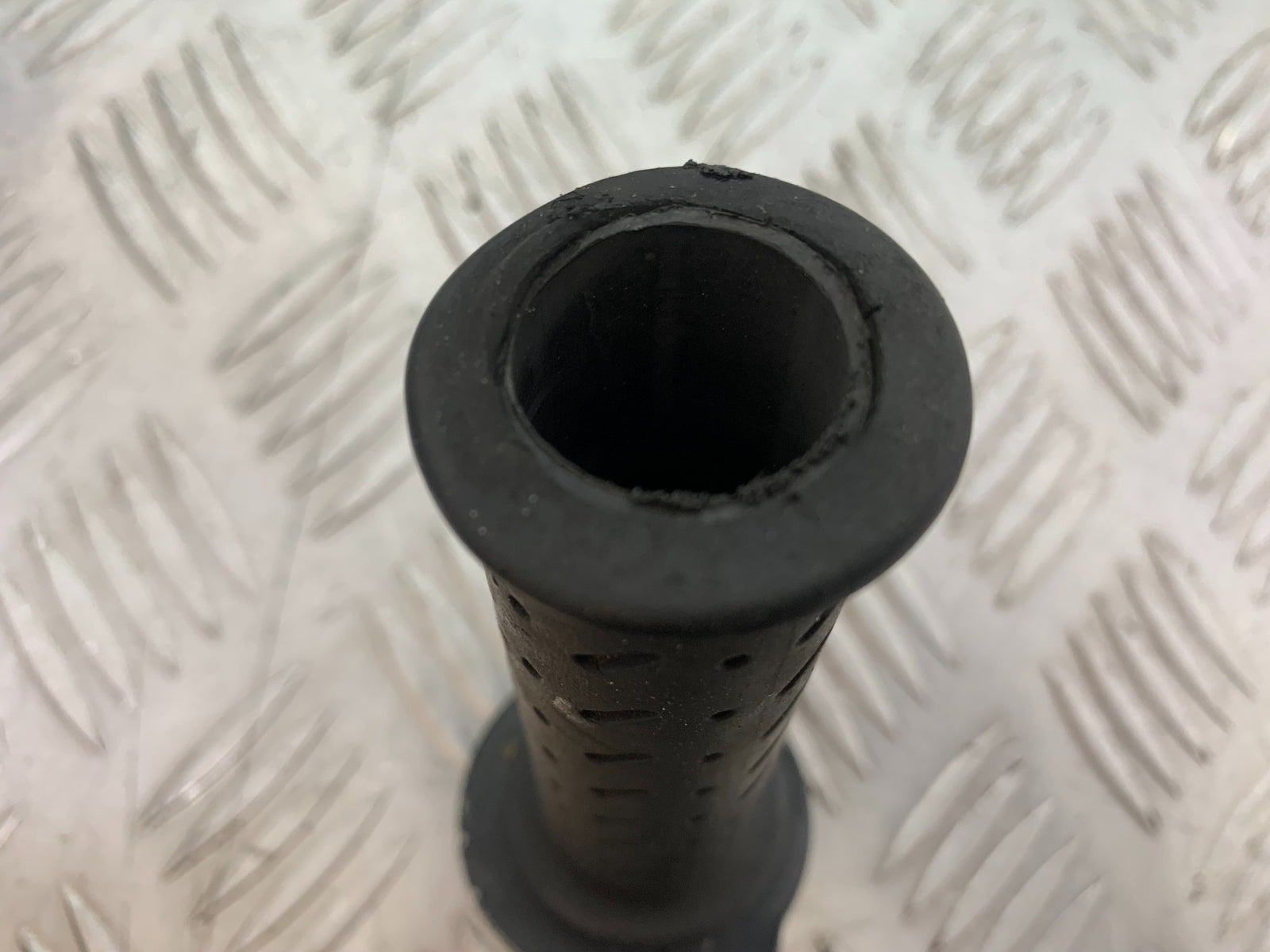TRIUMPH T509 SPEED TRIPLE THROTTLE AND GRIP YEAR 1997-1998 (CMB1144)