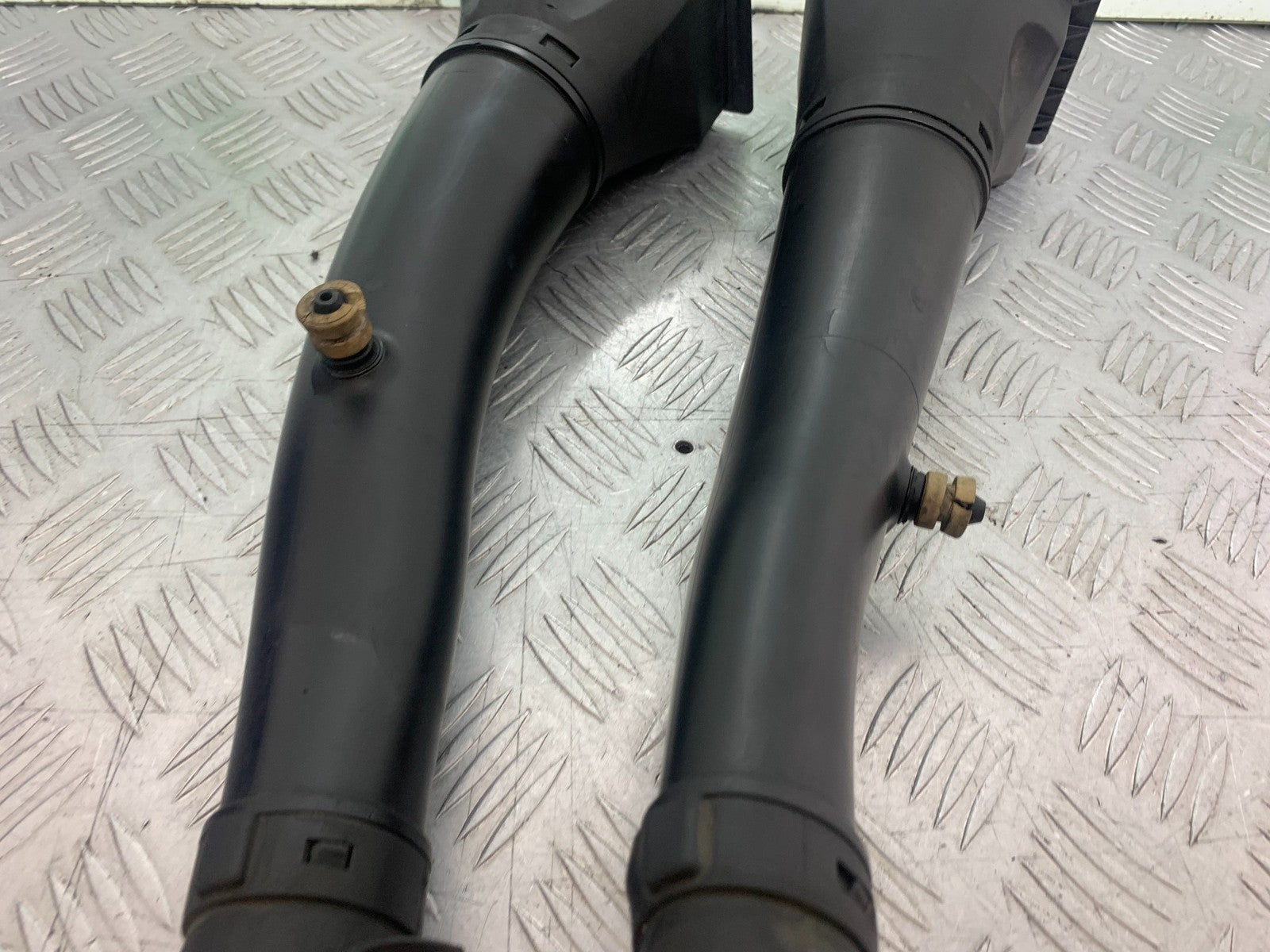 BMW K1300 S K 1300 S AIR TUBES  YEAR 2009-16 (CMB1216)