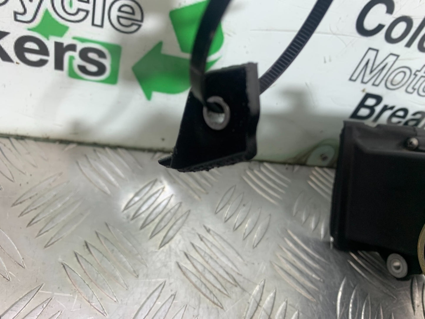 APRILIA RSV1000 R FACTORY MILLE FAIRING BRACKET  2004-09 (CMB1203)