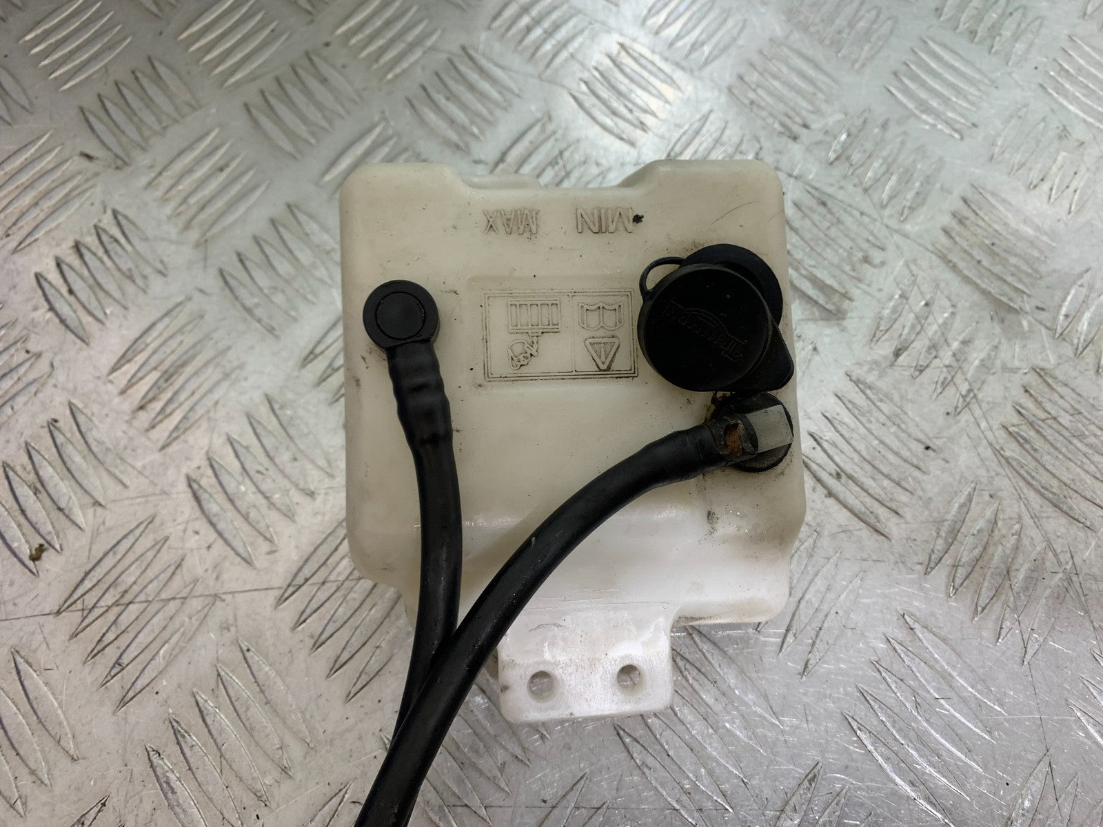 TRIUMPH SPEED TRIPLE R 1050 COOLANT BOTTLE  2009 (CMB1183)