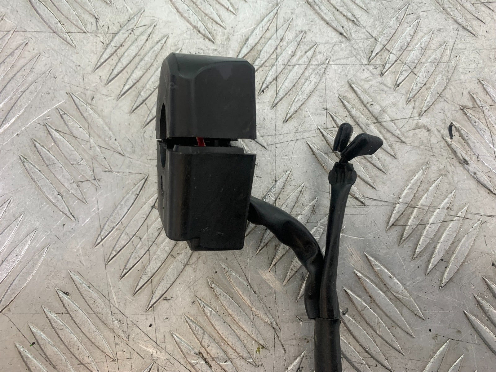 KAWASAKI ZX9R ZX9 E1 RIGHT SWITCH GEAR   YEAR 2000-01 (CMB1171)