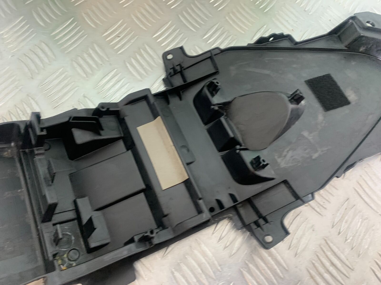 SUZUKI GSXR1000 GSXR 1000 UNDERTRAY   2009-2016 (CMB1049)