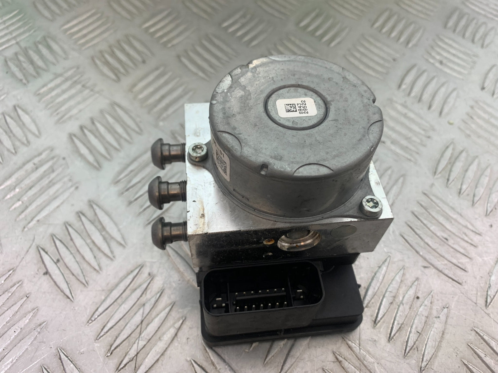BMW M1000 R ABS PUMP  YEAR 2023-2024 (CMB1140)