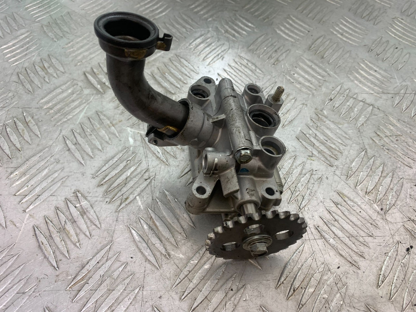 HONDA VFR750 VFR 750 OIL PUMP  YEAR 1994-1997 (CMB1156)