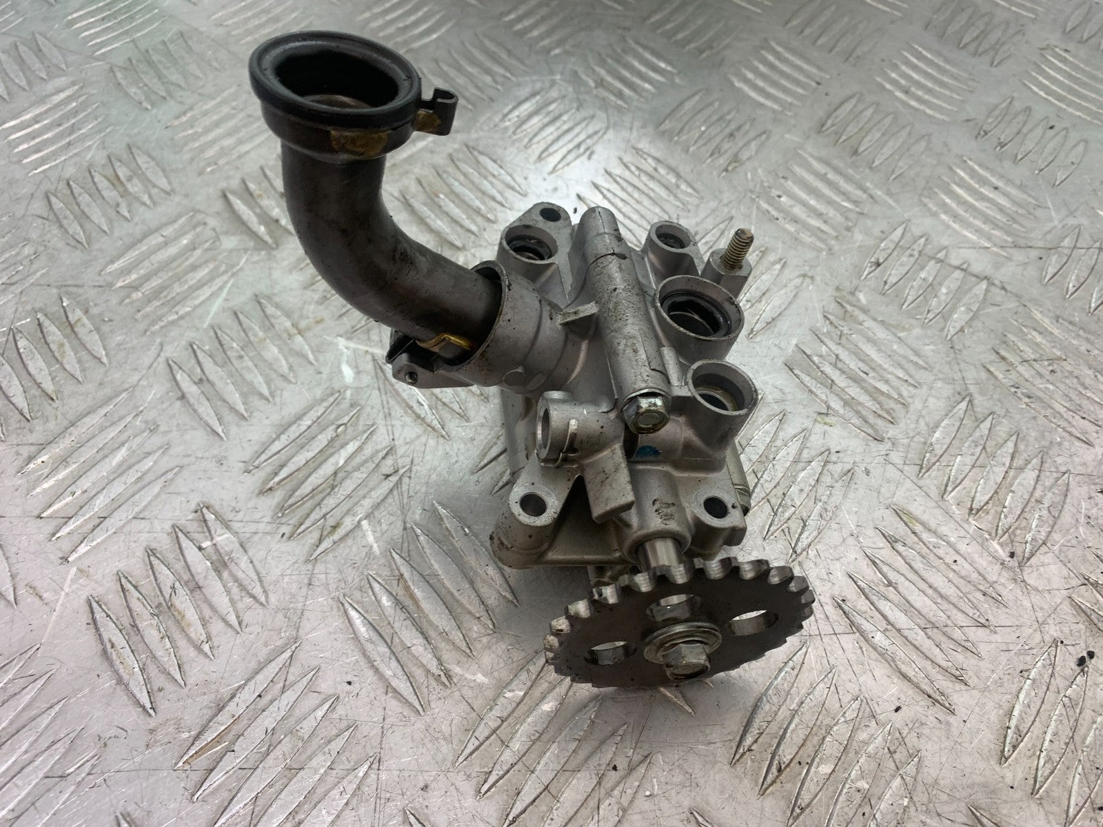 HONDA VFR750 VFR 750 OIL PUMP  YEAR 1994-1997 (CMB1156)