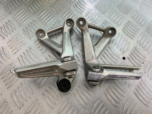 HONDA CBR500R CBR 500 R REAR HANGERS AND PEGS  YEAR 2016 (CMB1066)