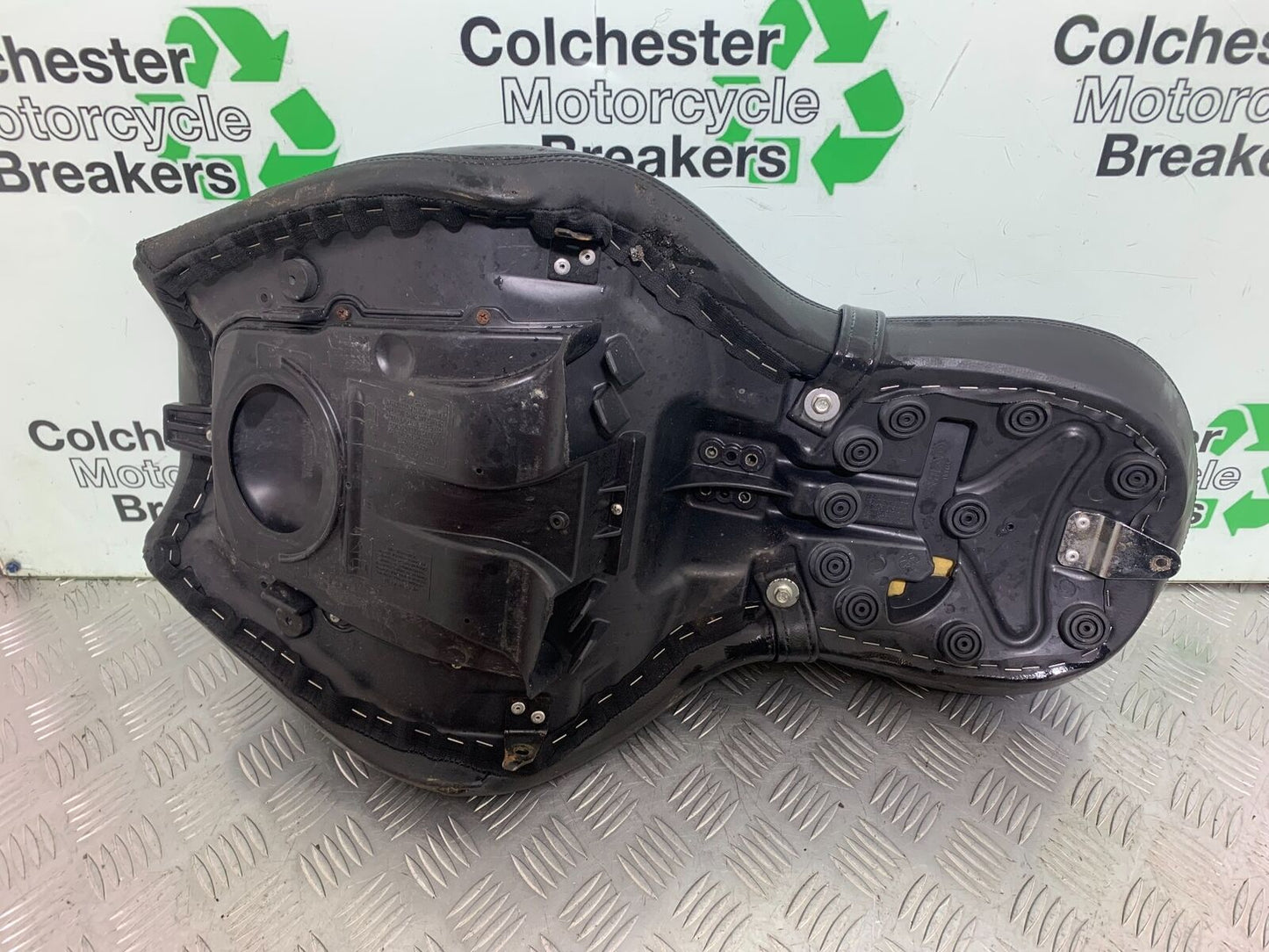 TRIUMPH THUNDERBIRD 1600 SEAT  YEAR 2011 (CMB1107)
