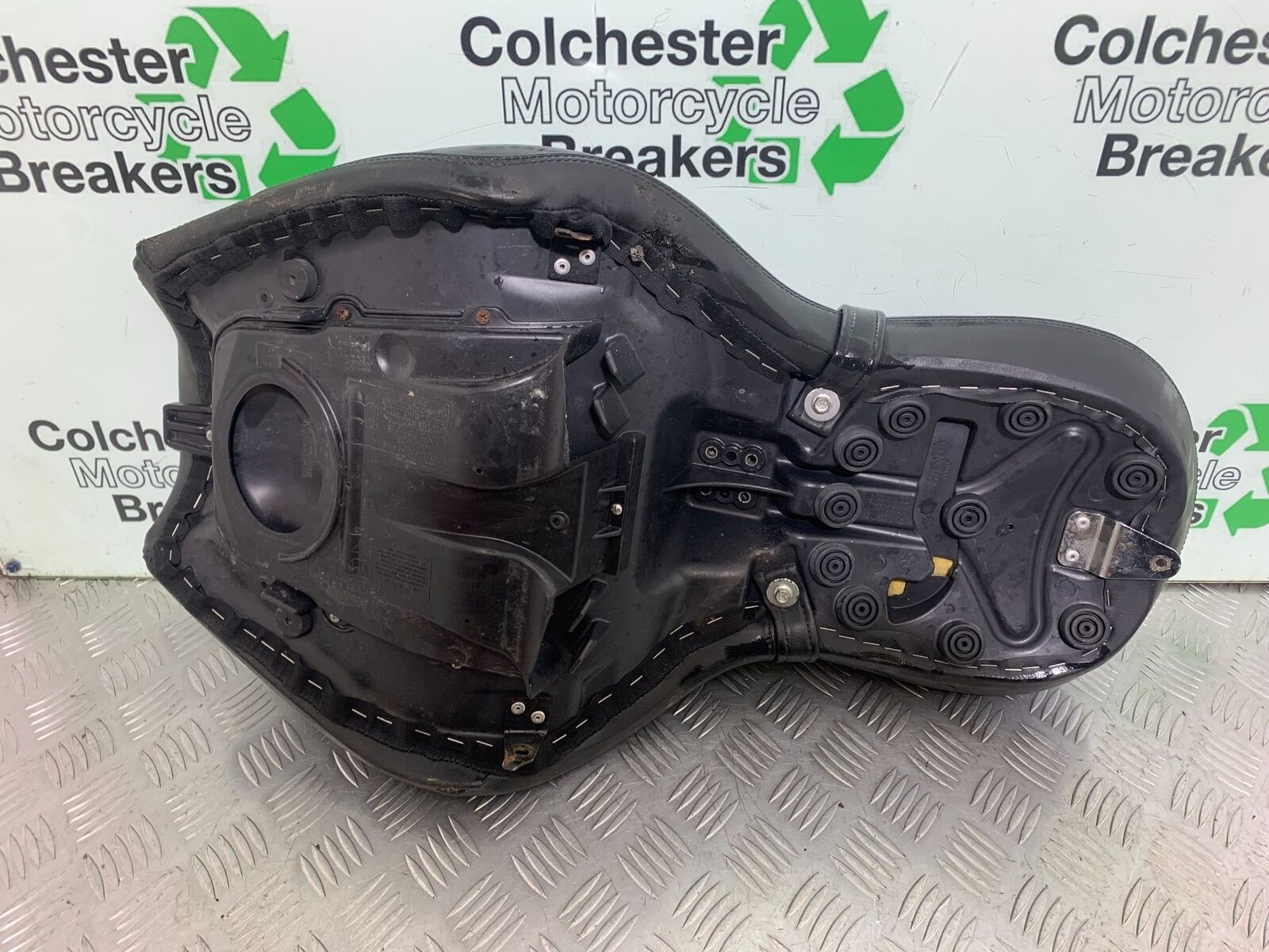 TRIUMPH THUNDERBIRD 1600 SEAT  YEAR 2011 (CMB1107)