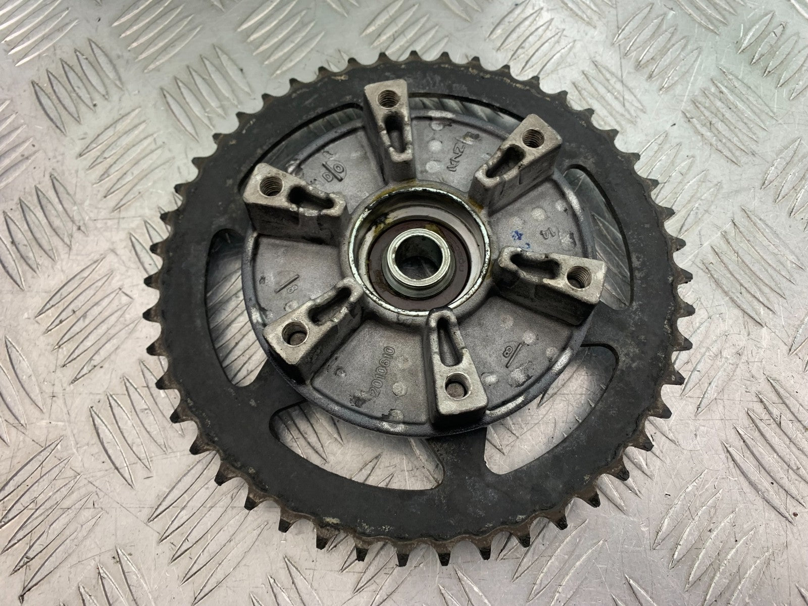 TRIUMPH 675 STREET TRIPLE RX SPROCKET CARRIER  2015- 2017 (CMB1299)