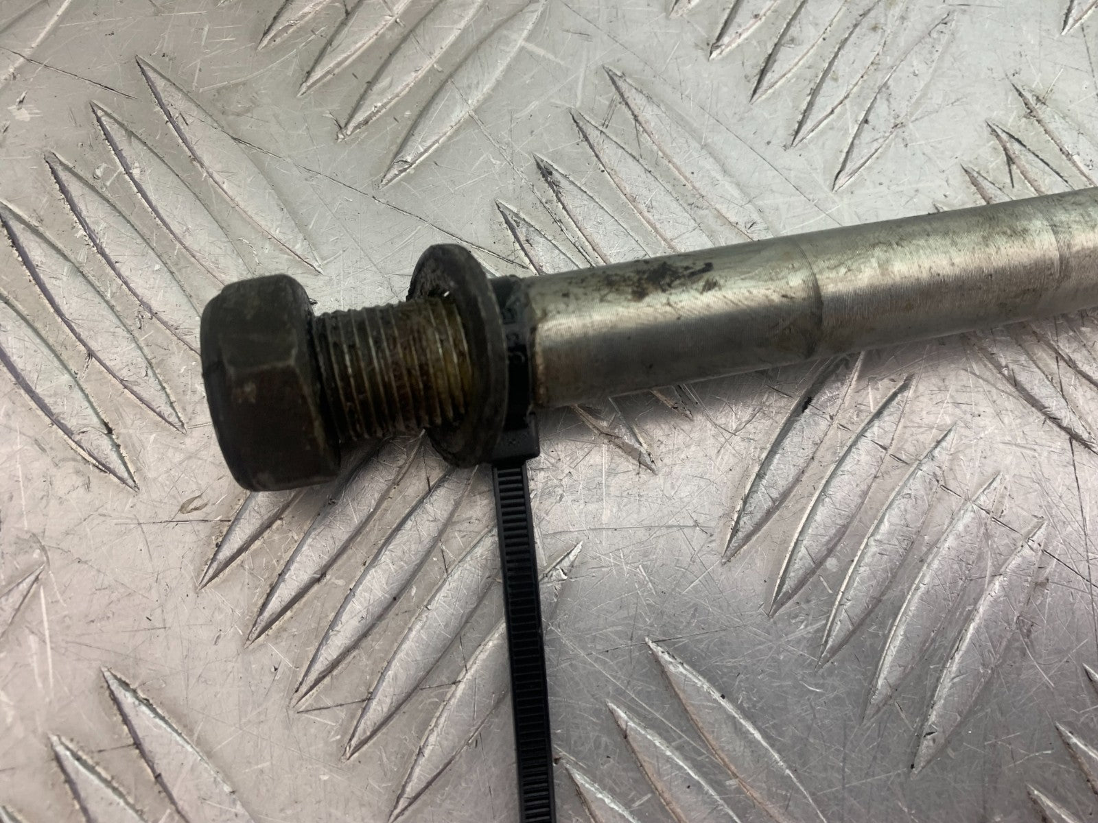 ROYAL ENFIELD HIMALAYAN 411 FRONT WHEEL SPINDLE  YEAR 2018-2023 (CMB1322)