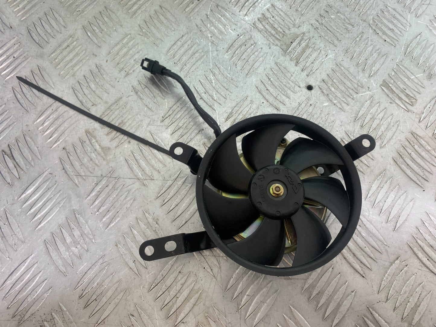 YAMAHA YZF R1 RADIATOR FAN   YEAR 2004-2006 (CMB1155)