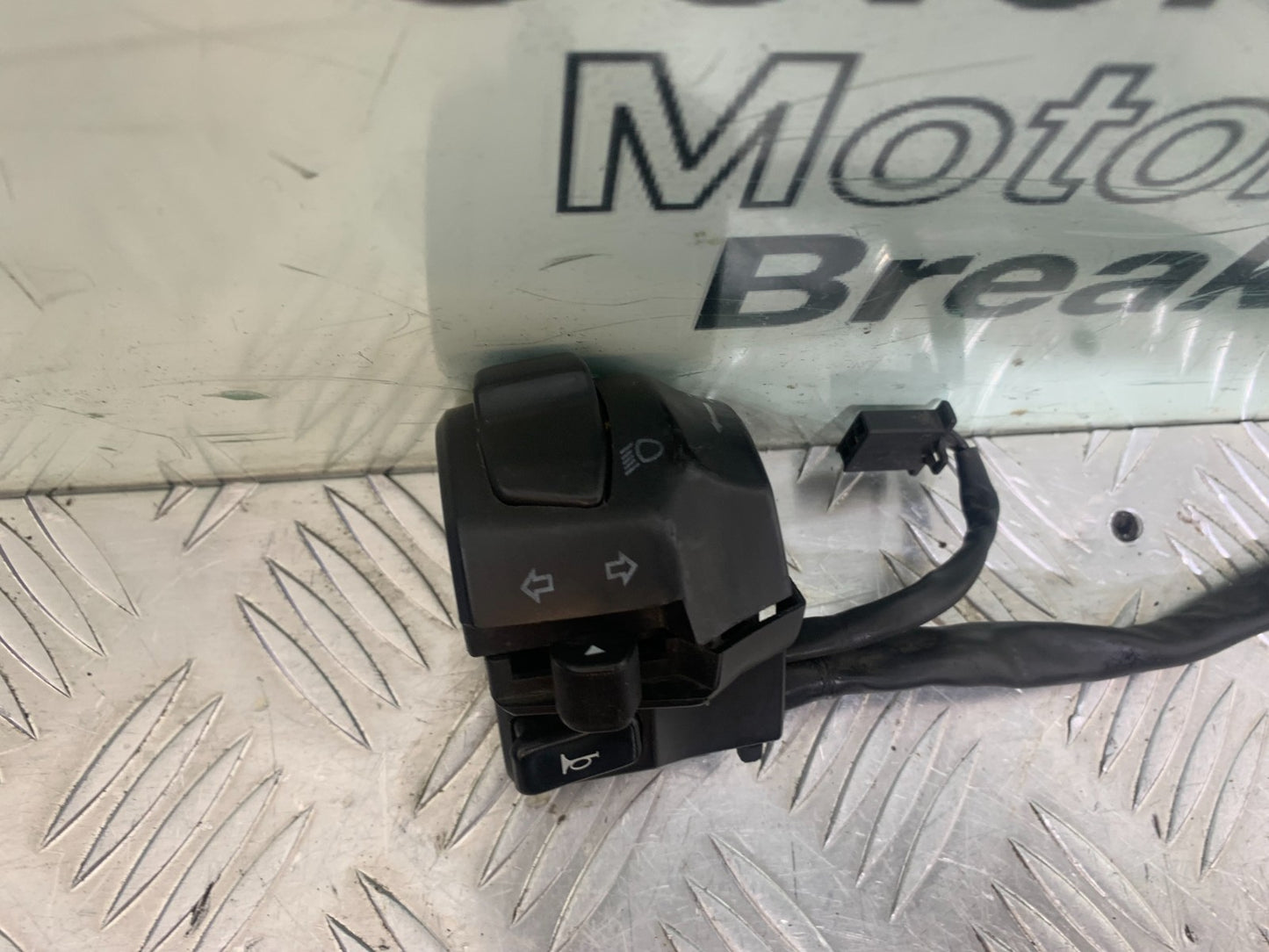 ROYAL ENFIELD HIMALAYAN 411 LEFT SWITCH GEAR  YEAR 2018-2023 (CMB1322)
