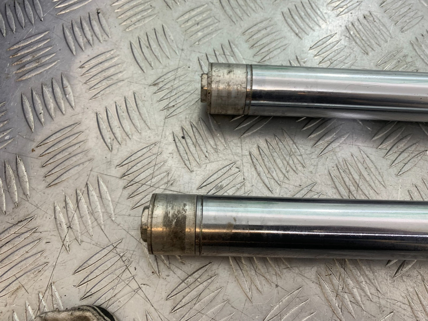 HONDA CBR1100 BLACKBIRD FORKS   YEAR 1999-2005 (CMB1232)