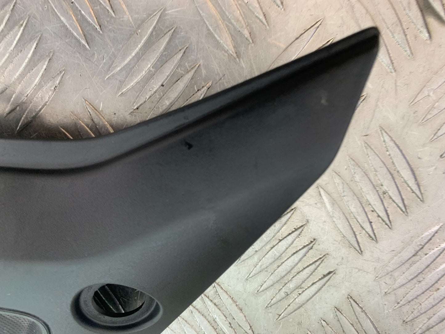 TRIUMPH TRIDENT 660 SIDE PANEL  YEAR 2021-2024 (CMB1148)