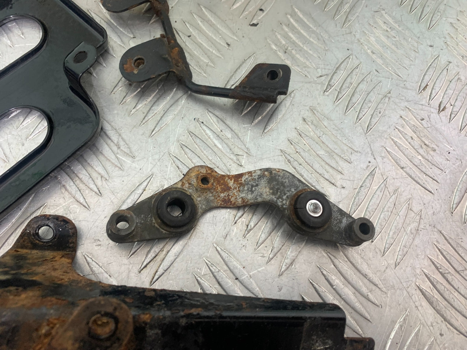 KAWASAKI VN1500 CLASSIC FRAME BRACKETS    YEAR 1999 -2006 (CMB1166)
