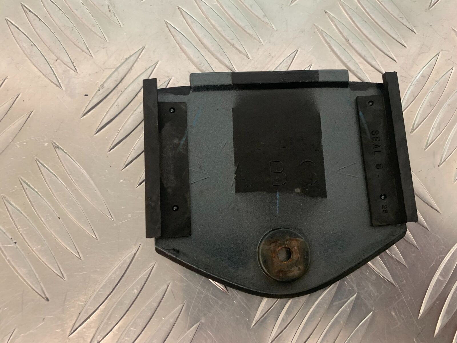YAMAHA FJR1300 FJR 1300 TAIL PIECE JOINER  YEAR 2001-05 (STOCK 946)