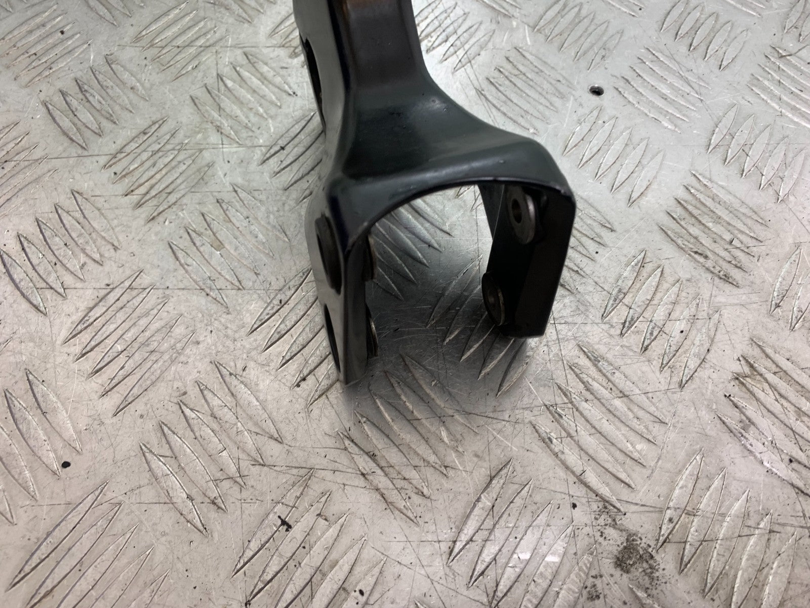 TRIUMPH SPEED TRIPLE R 1050 FAIRING BRACKET   2009 (CMB1183)