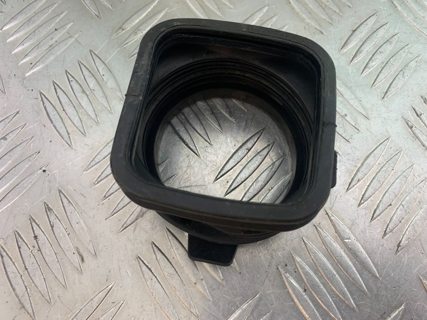 HONDA VT1100 C SHADOW SPIRIT SWINGARM RUBBER BOOT 2002-2003 (CMB1035)