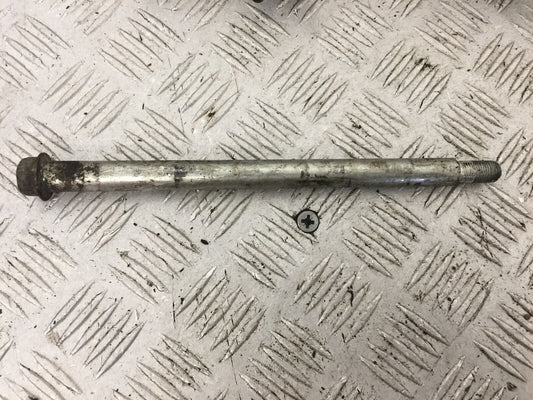 SUZUKI GS500 GS 500 FRONT WHEEL SPINDLE   YEAR 2004-09 (STOCK 882)