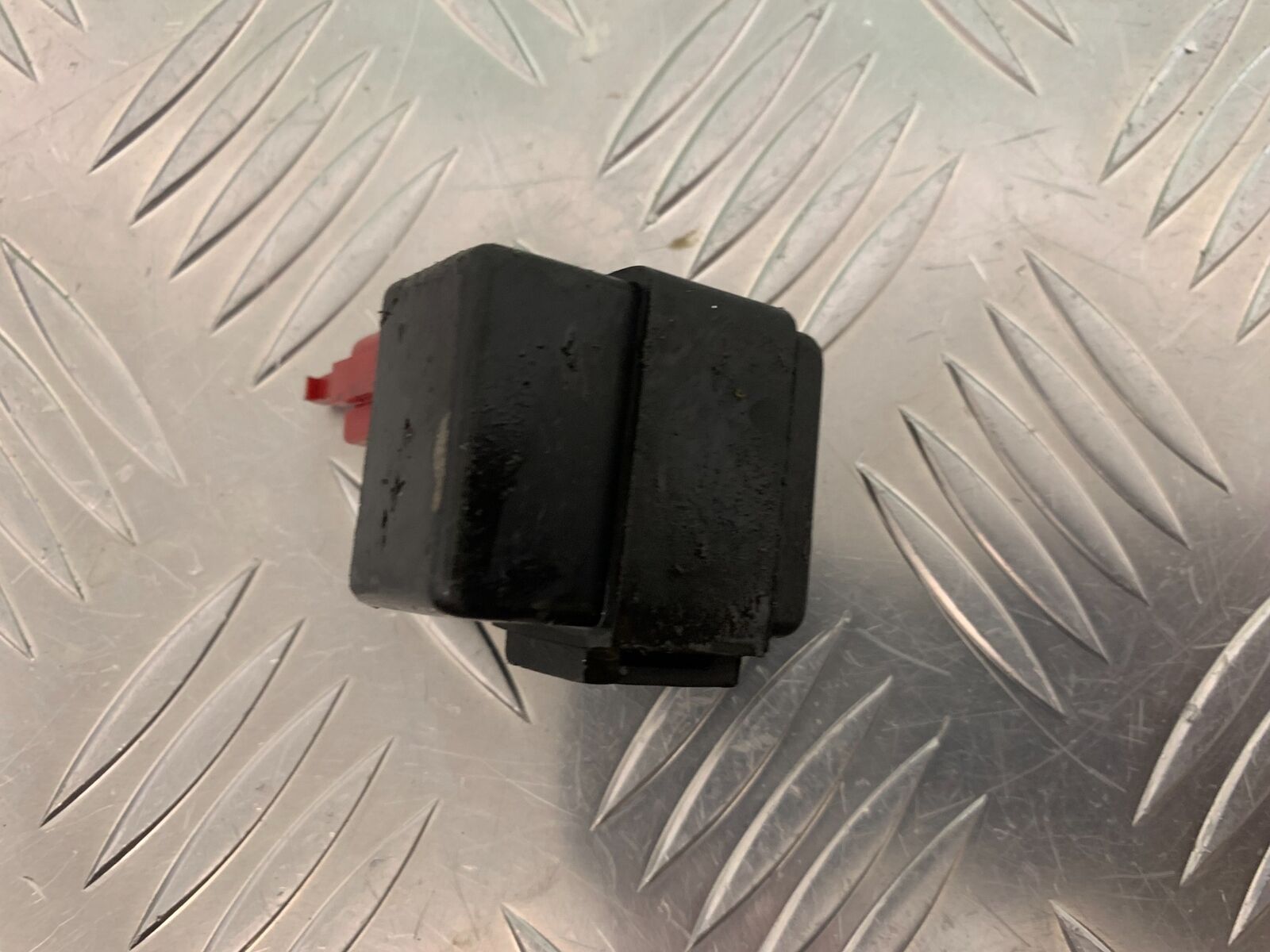 KAWASAKI ZX9R ZX9 C PETROL PUMP RELAY  YEAR 1998-99 (STOCK 957)