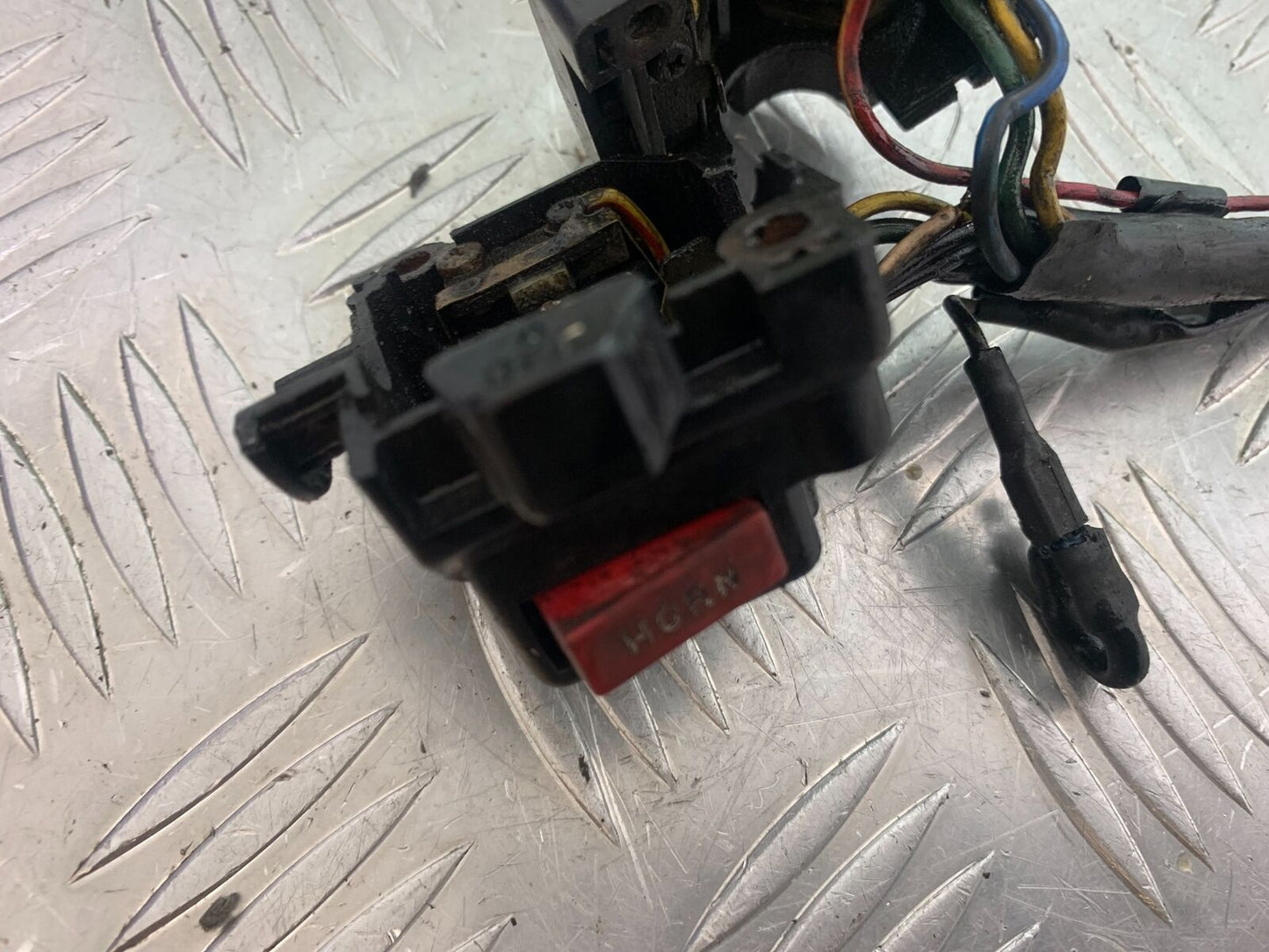 YAMAHA FJ1100 FJ 1100 LEFT SWITCH GEAR (SOLD AS PARTS)   YEAR 1984-85 (CMB1101)