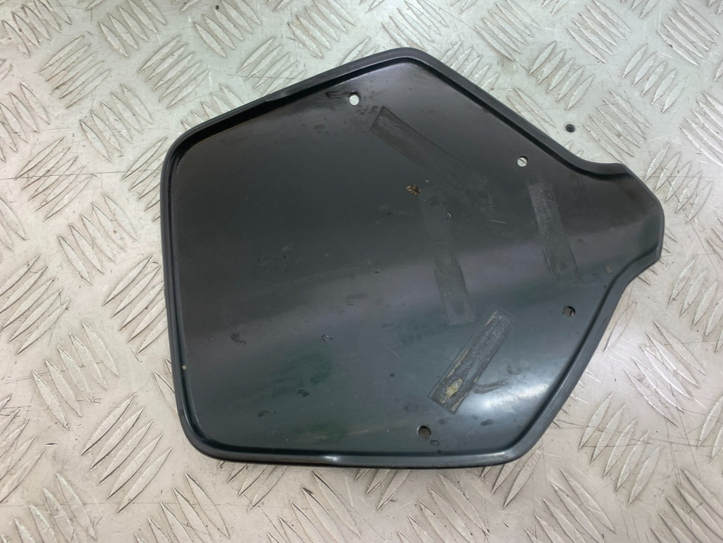 HONDA CBF125 CBF 125 SCREEN  YEAR 2009-14 (CMB1182)