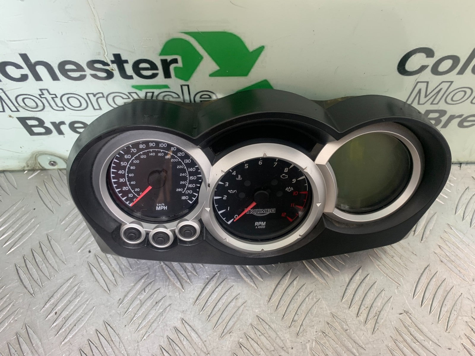 TRIUMPH 1050 SPRINT ST CLOCKS SPEEDO DASH YEAR 2004-2007 (CMB1197)